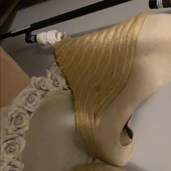 Betsy Johnson Platform Wedges size 10M - Picture 4 of 5